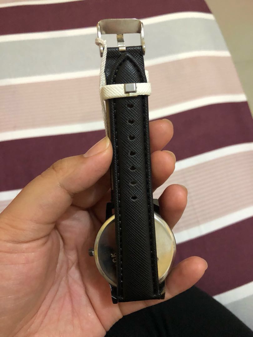 Jam merk lukram, Fesyen Wanita, Jam Tangan di Carousell