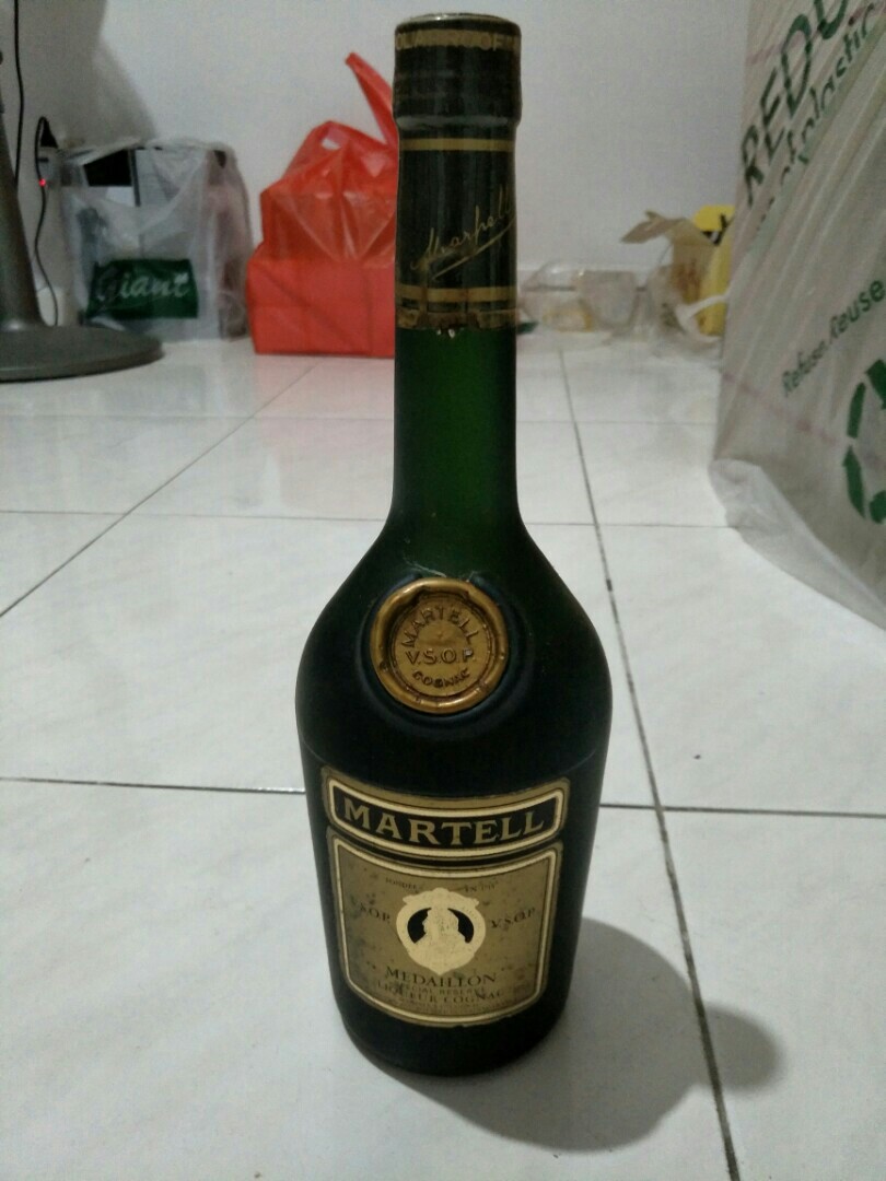Martell V S O P Medaillon Cognac Last Bottle Food Drinks Alcoholic Beverages On Carousell