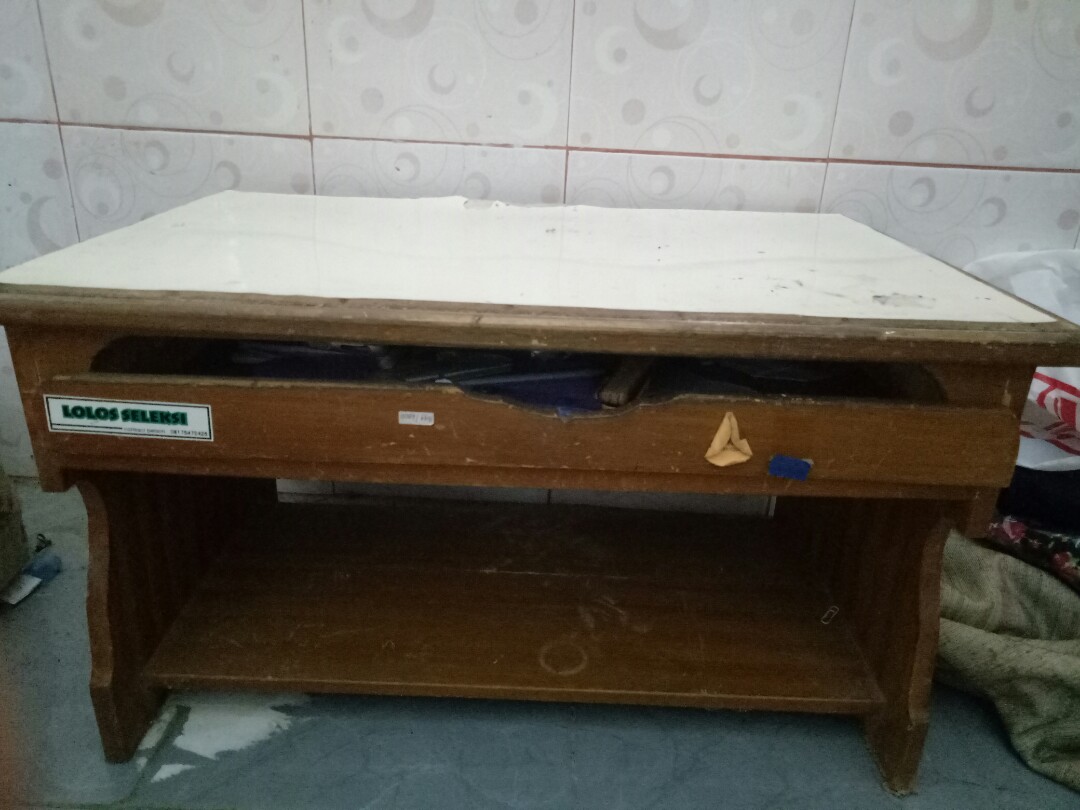  Meja  Belajar Ukuran  Kecil Property For Sale On Carousell