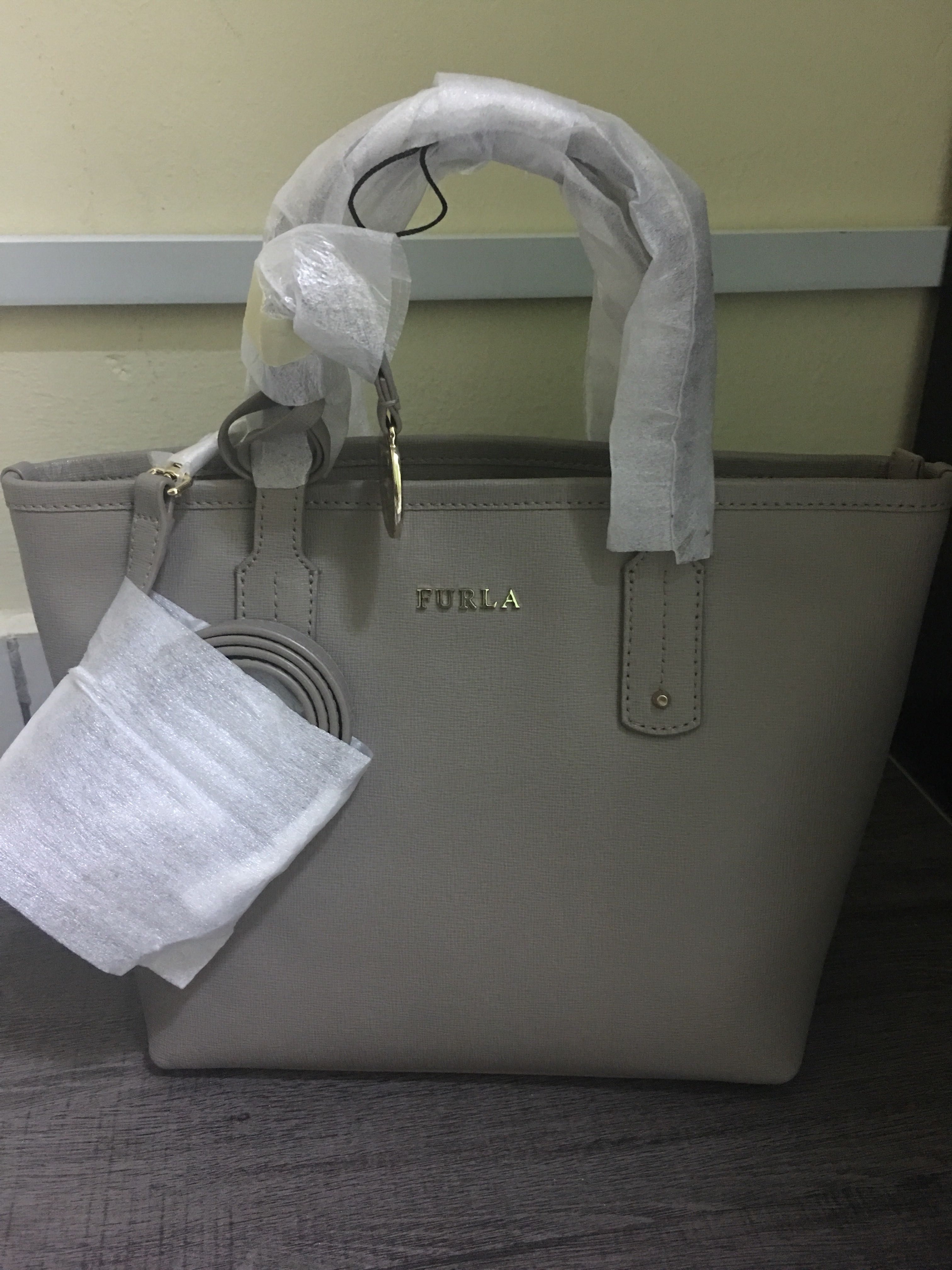 Original Brand New Furla New Daisy S Tote Leather Handbag Grey