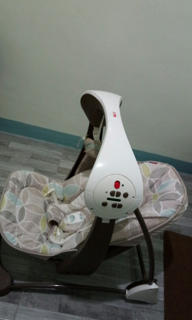 Preloved Fisher Price Auto Deluxe Rocker, Babies & Kids, Infant