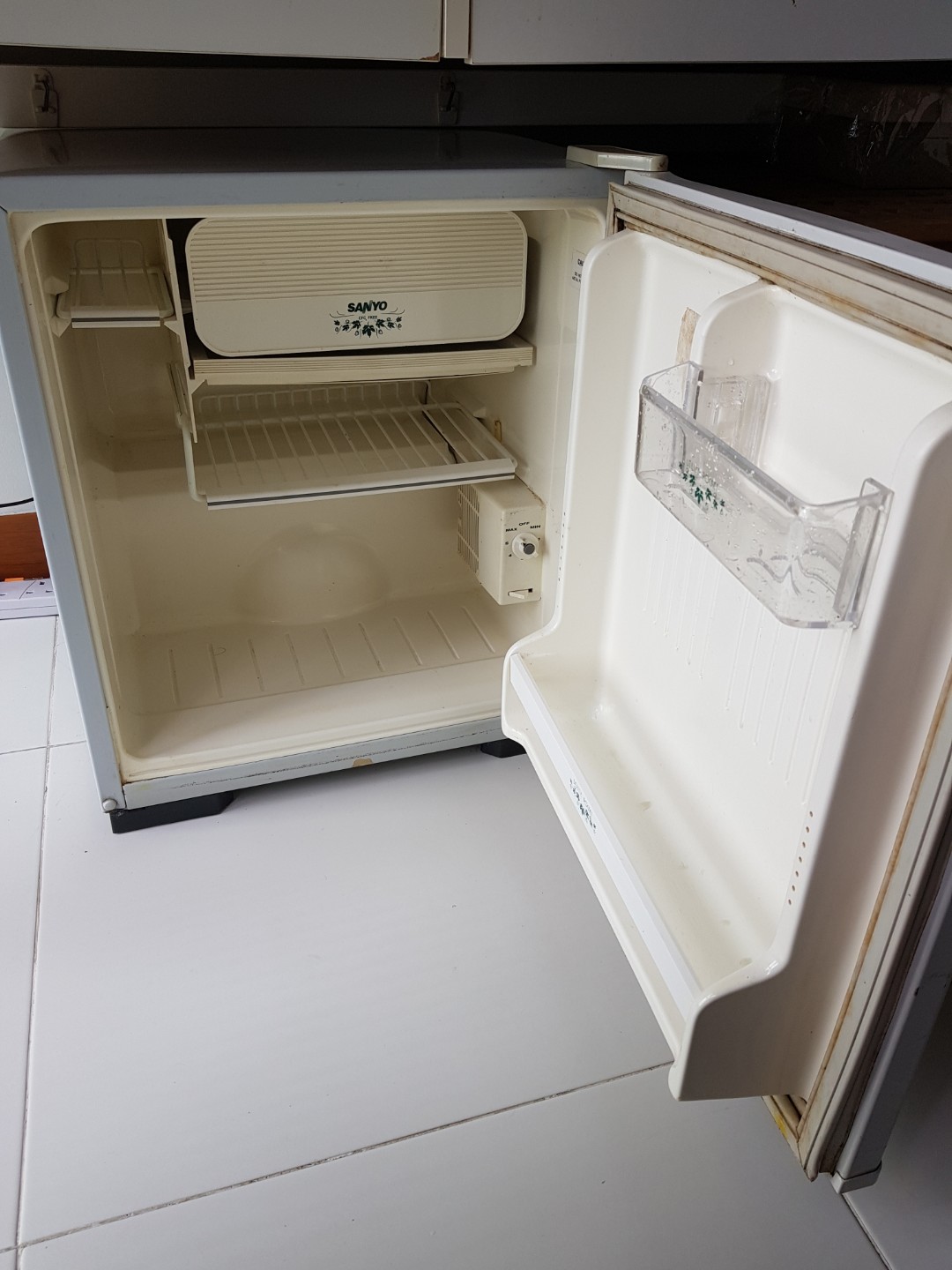 Sanyo Mini Bar Fridge, TV & Home Appliances, Kitchen Appliances, Refrigerators & Freezers on