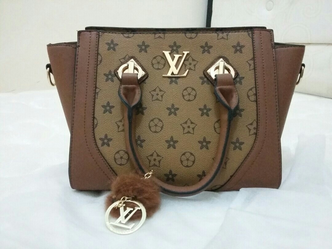 Tas LV Louis Vuitton KW PREMIUM Baru + FREE Kalung Kayu Etnik, Fesyen  Wanita, Tas & Dompet di Carousell