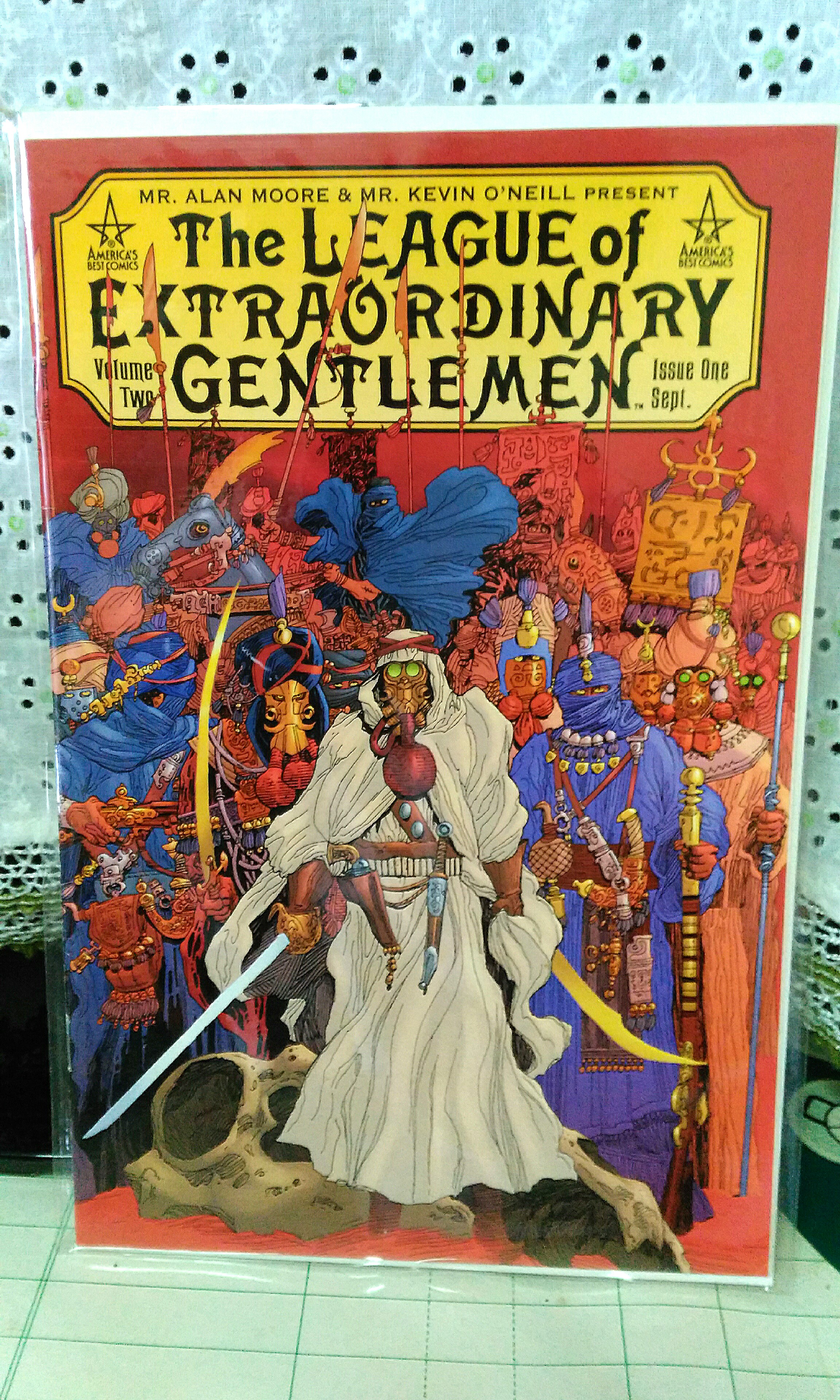 The League Of Extraordinary Gentlemen Vol 2 Issue 1 Books Stationery Comics Manga On Carousell