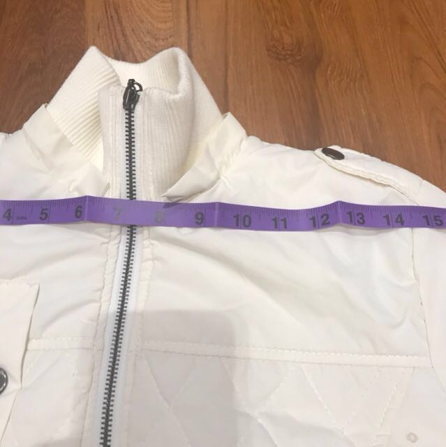 Winter Jacket (Category: Coats, Jackets and Outerwear) located in Johor Bahru. Submitted by laluna129 (Listing ID 141371879, Image 2). Description: .