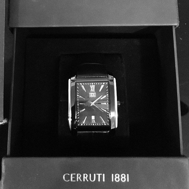 Cerruti 1881 hotsell leather watch