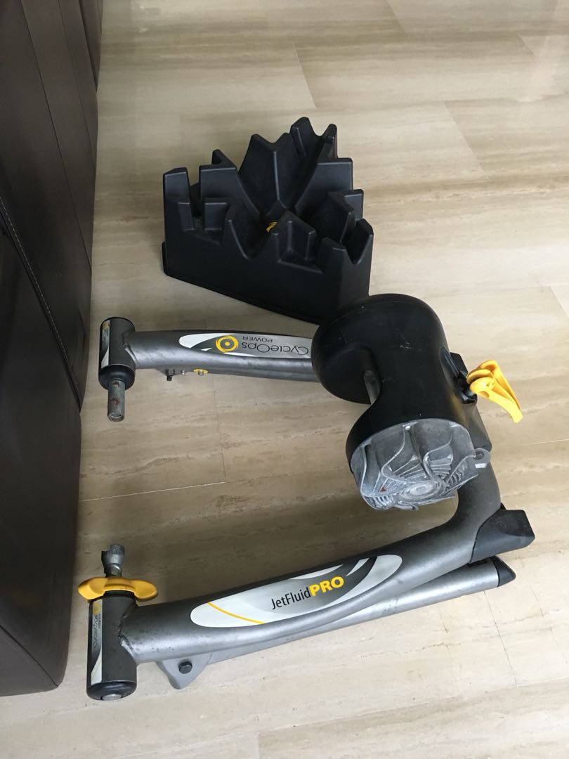CycleOps Jet Fluid Pro trainer and stand