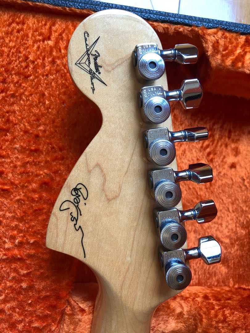 Fender Custom Shop Robin Trower Signature Midnight Wine Stratocaster  Guitar, 興趣及遊戲, 音樂樂器 配件, 樂器- Carousell