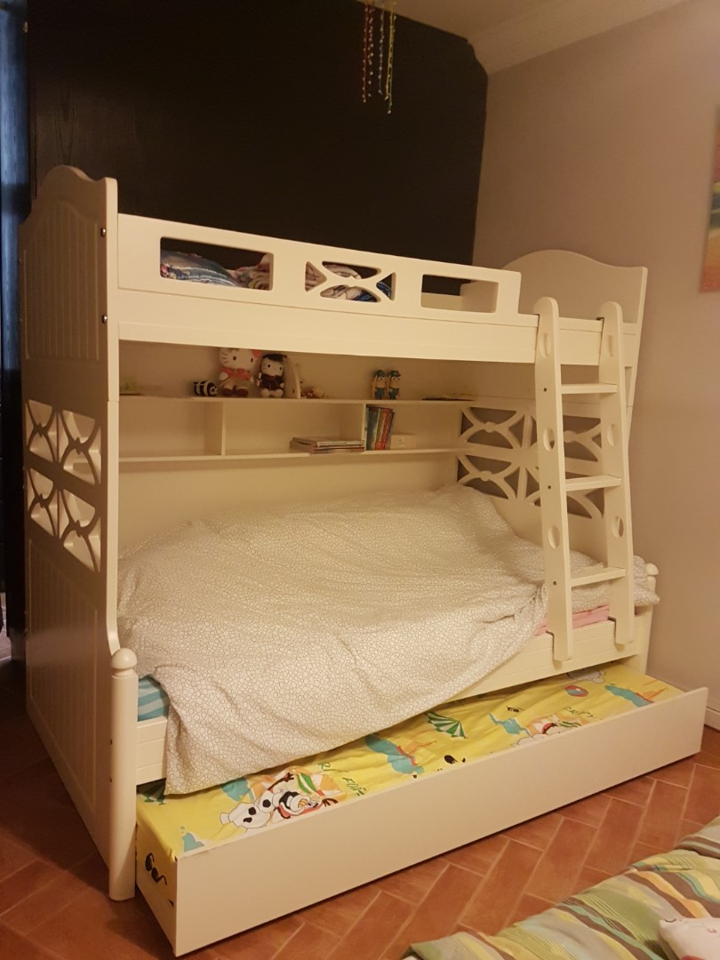 bed for 3 kids