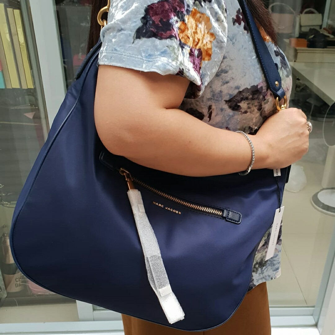 Marc jacobs trooper hot sale hobo