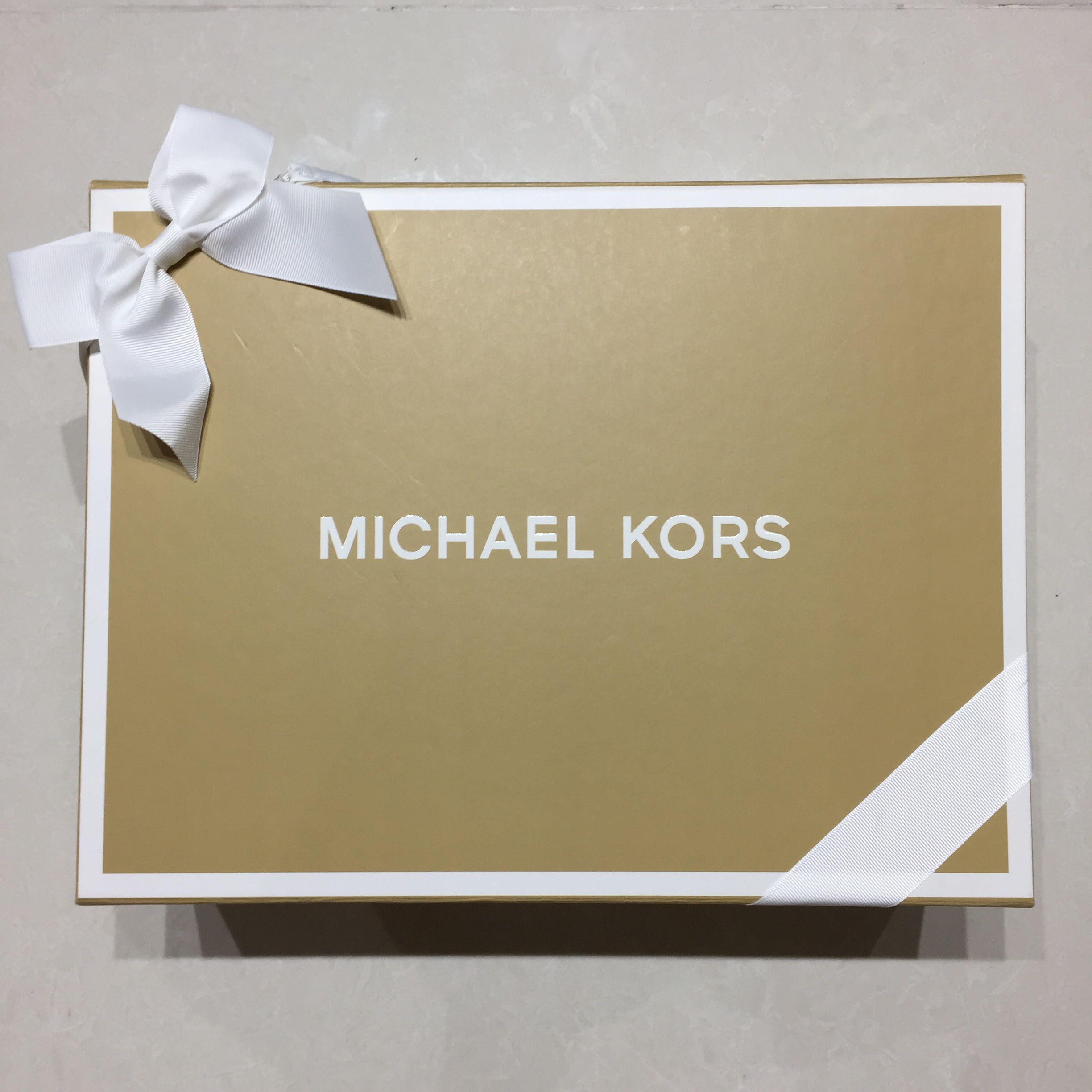 Michael Kors gift box and paper bag, Women's Fashion, Bags & Wallets ...