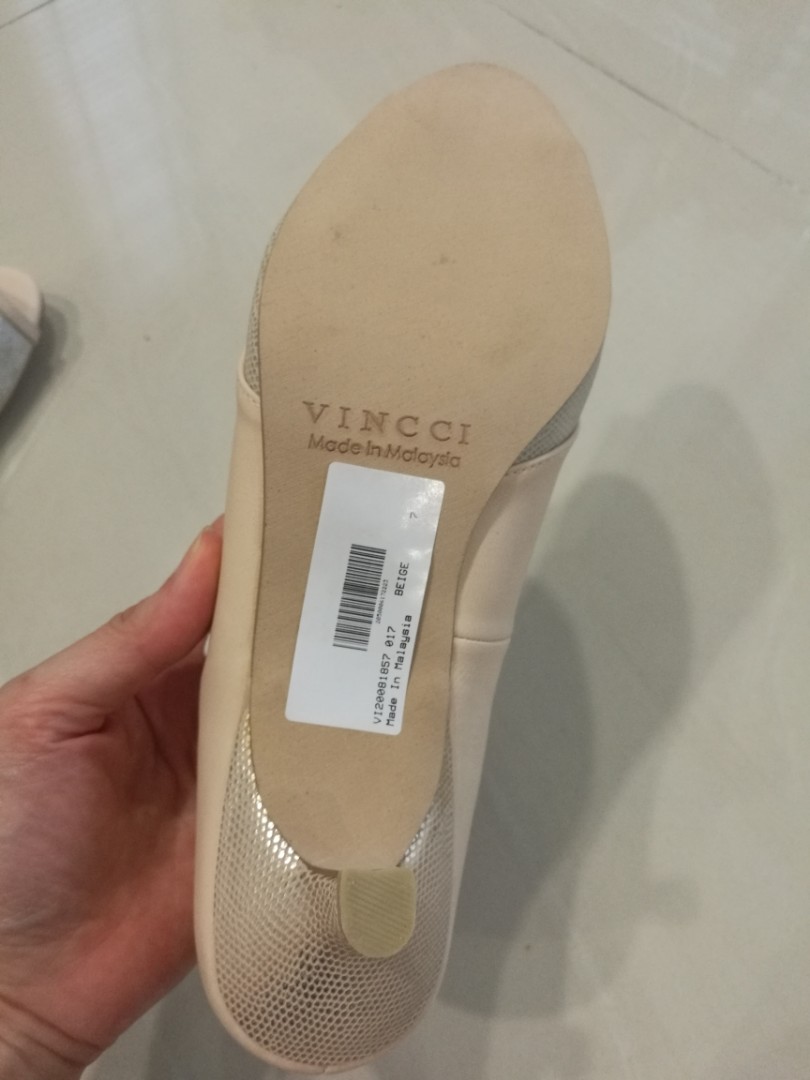 NEW Vincci shoe, Women's Fashion, Footwear, Flats on Carousell