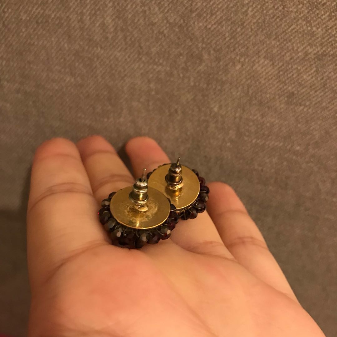 Ruby Red Earring (Category: Earrings) located in Kuala Lumpur. Submitted by coris94 (Listing ID 157603176, Image 2). Description: Jenis: Earrings.