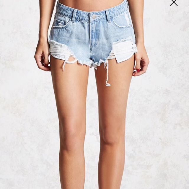 Forever 21 outlet distressed denim shorts