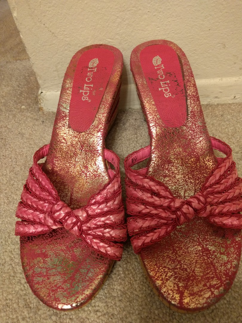 two lips heels