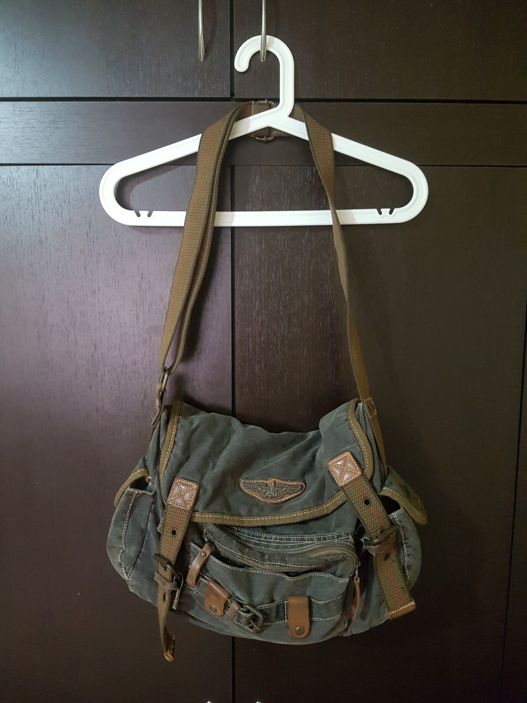 rugged sling bag