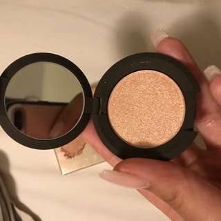 BECCA Champagne Pop (travel sized)