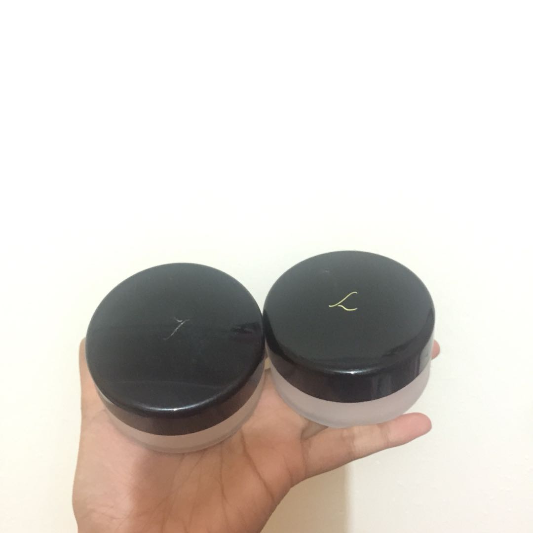 Bedak Tabur Larissa Kesehatan Kecantikan Rias Wajah Di Carousell