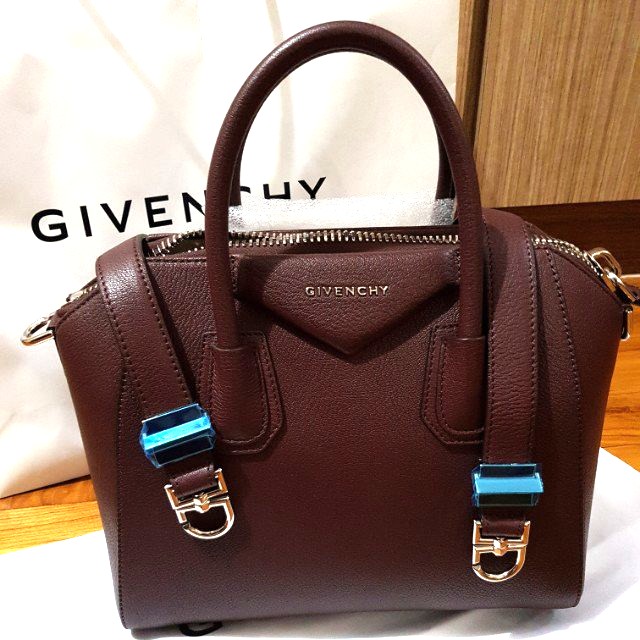 GIVENCHY ANTIGONA OXBLOOD SMALL Luxury Bags Wallets on Carousell