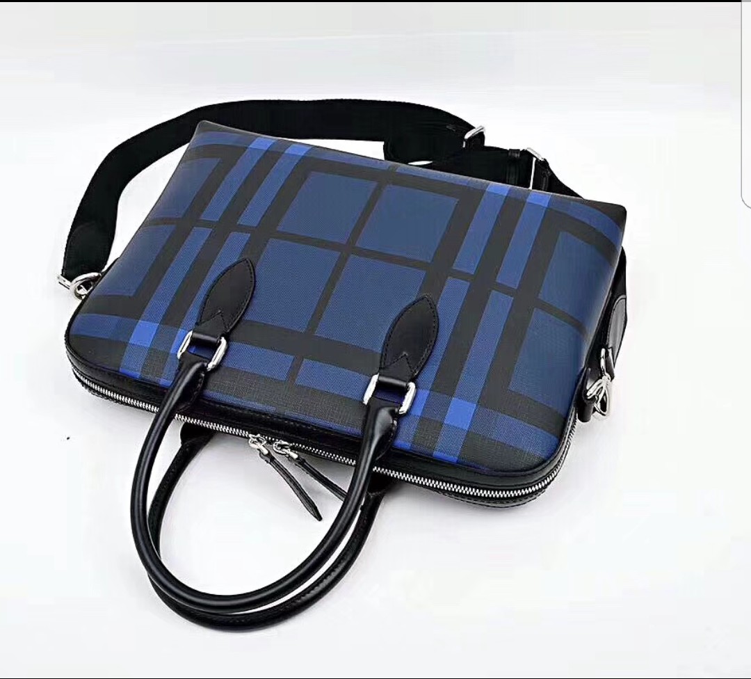 Burberry deals document bag