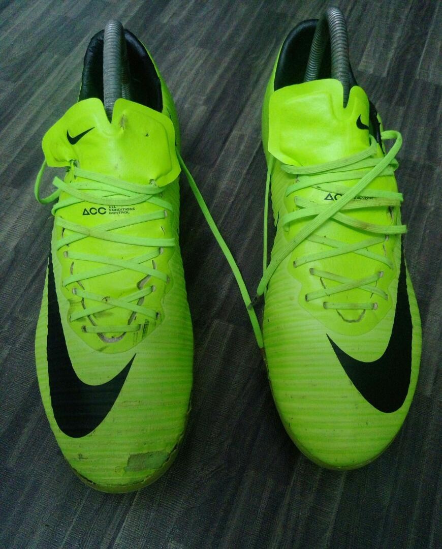 Kasut bola nike 2018 top