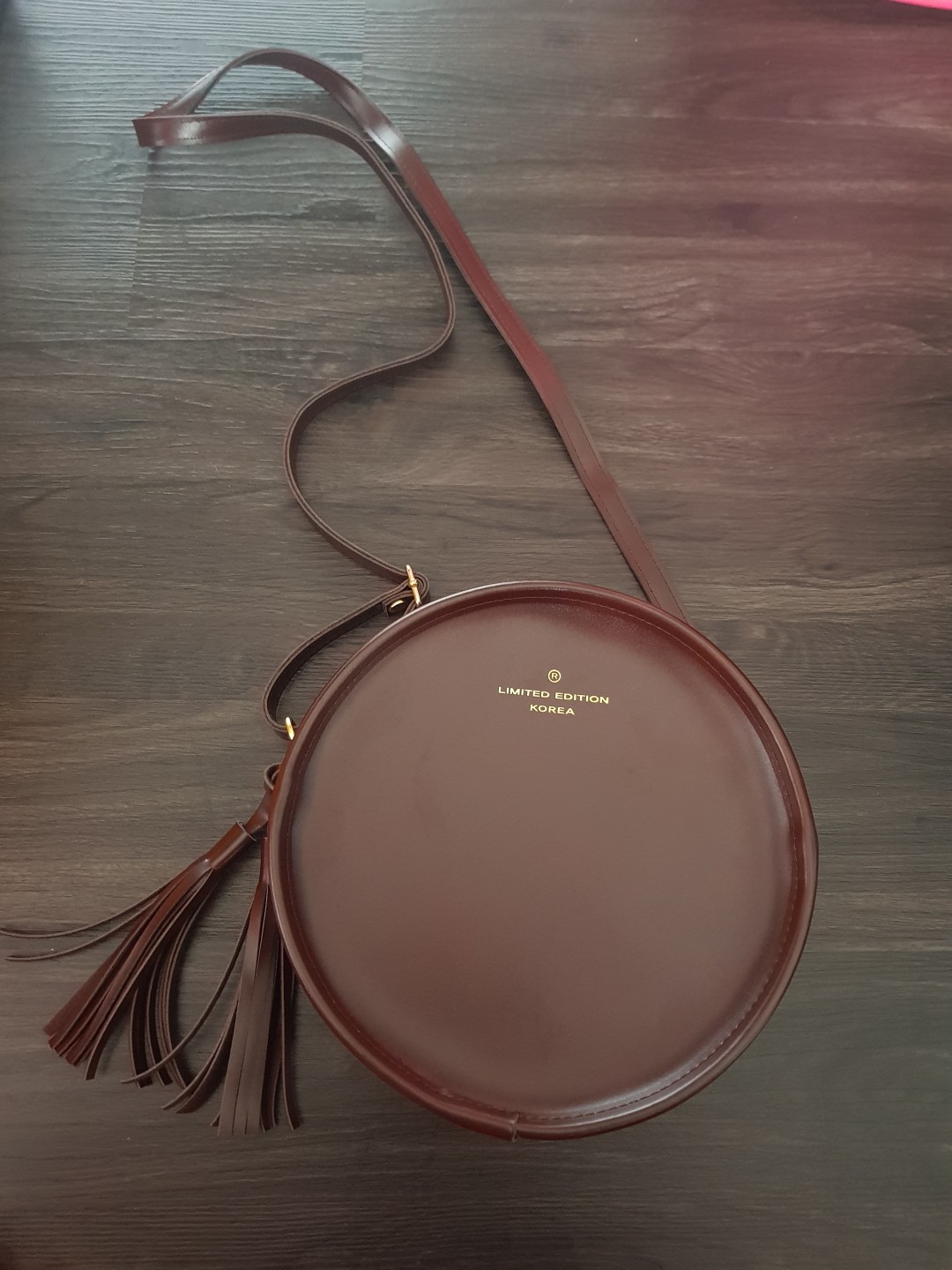 round shaped sling bags