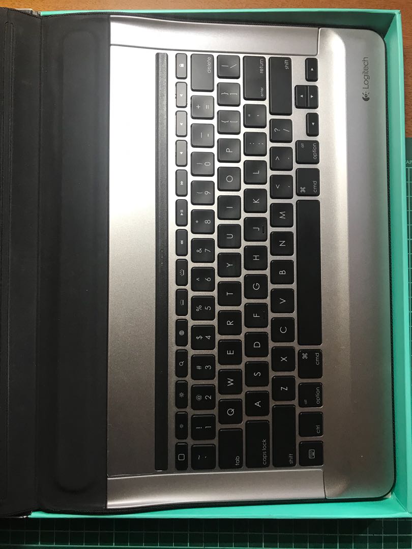 Logitech keyboard for ipad pro 12.9, Mobile Phones & Gadgets, Mobile