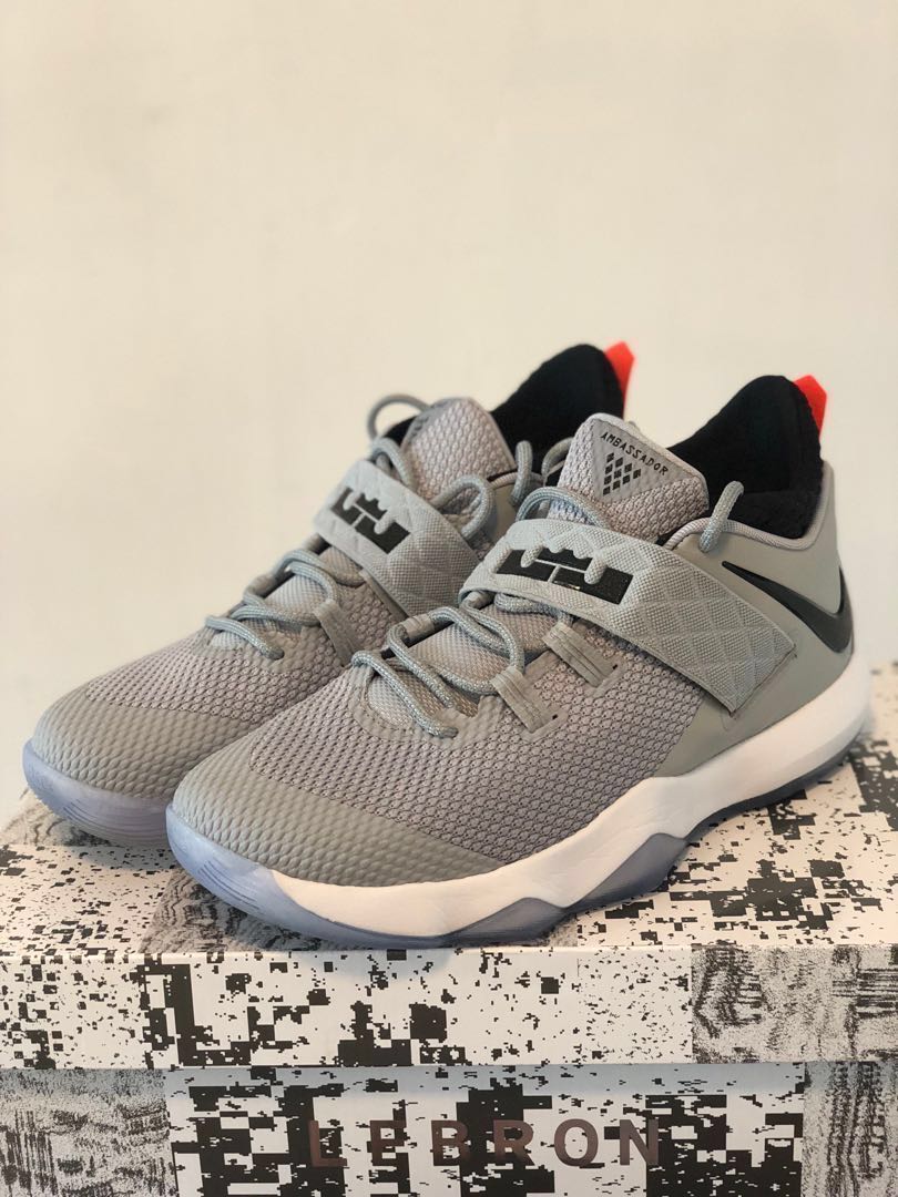 Nike Ambassador X basketball shoes, 男裝, 鞋, 波鞋 Carousell