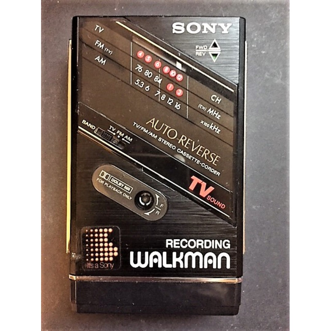 SONY WM-F202 Cassette Player Walkman. RARE
