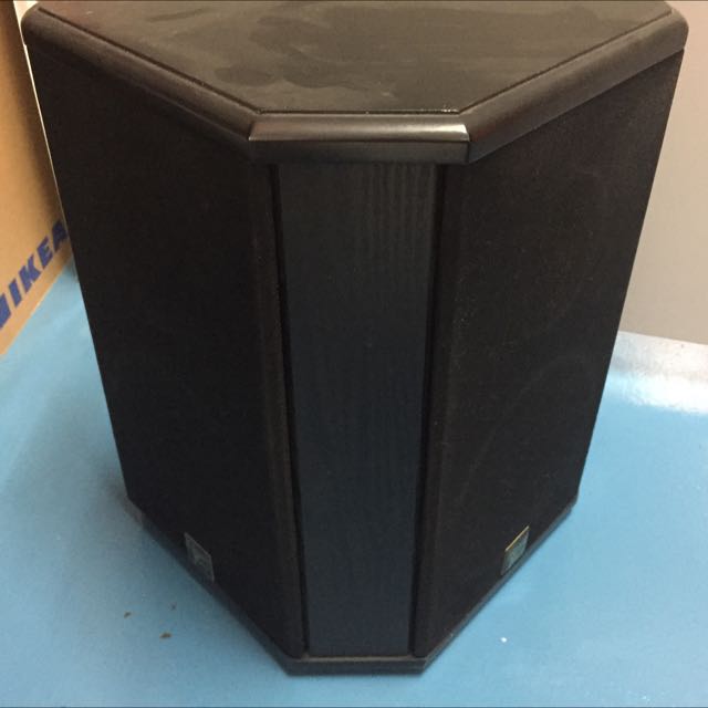 Triangle best sale shaped speakers