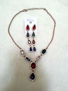 Paket Earrings and Necklace