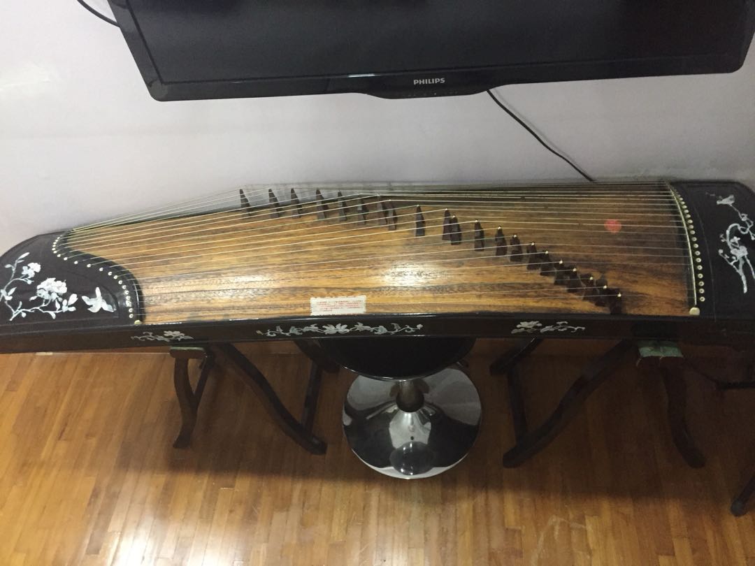 2nd Hand Guzheng and Guzheng Legs, Hobbies & Toys, Music & Media