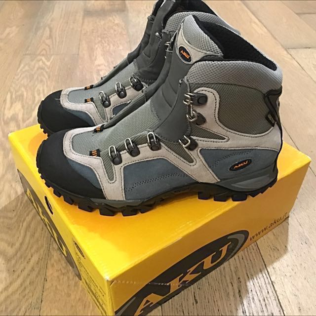 減價全新aku Suiterra Suede Gtx For Women Hiking Shoes 輕量化登山鞋 男裝 運動服裝 Carousell