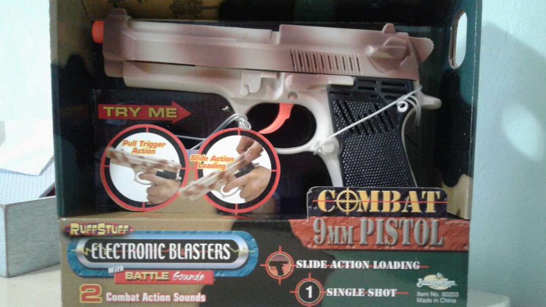 Buzzbee Beretta M9, 1:1 electronic toy 