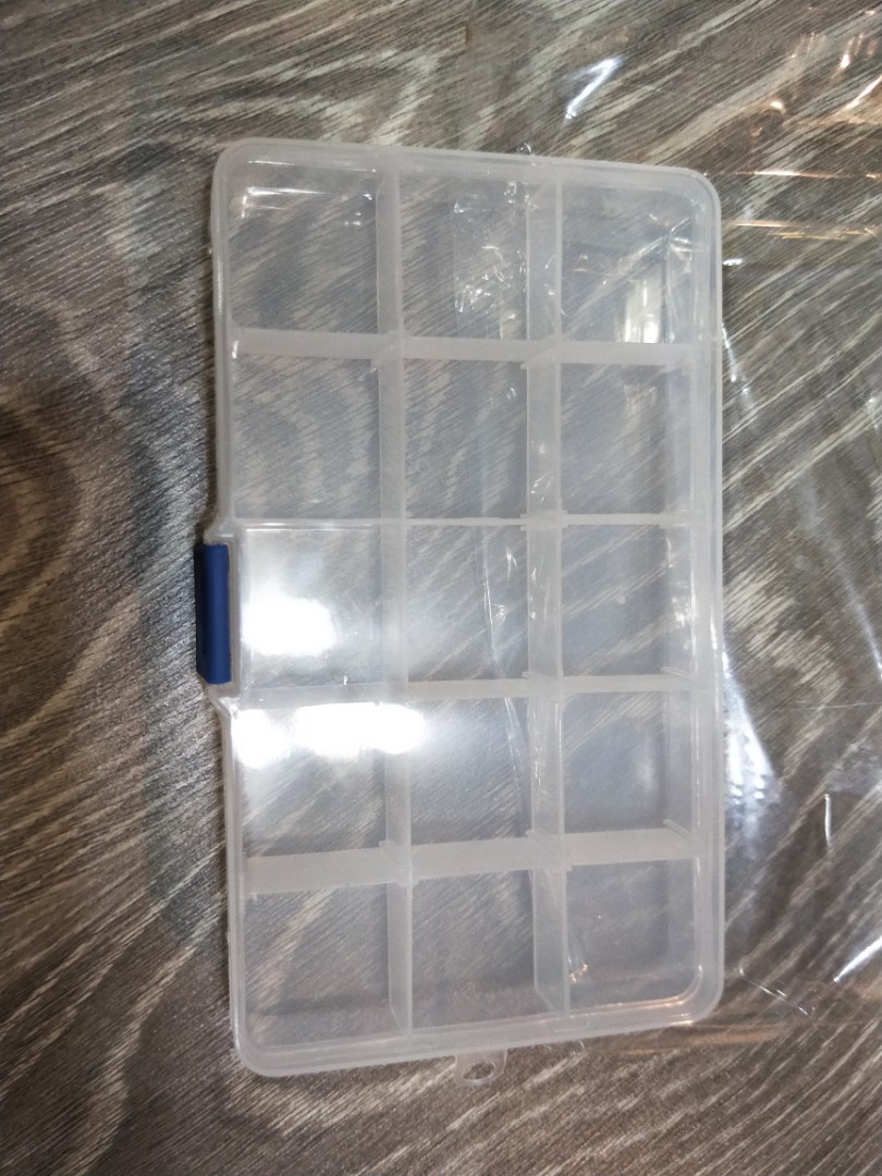 Container box (Category: Other Accessories) located in Singapore. Submitted by topsealstraders (Listing ID 172452507, Image 2). Description: Size 17 *10*2.5 CM, 15 column adjuster.Mininum purchase 5 boxes. Only pick up at Jurong West..