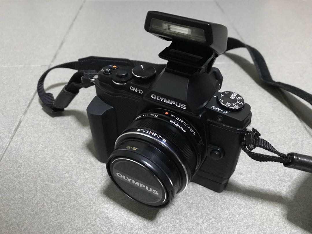 Omd Em5 With Handgrip Flash 2x Lens Camera Bag And Standard Accessories Can Nego For Serious Ers 1