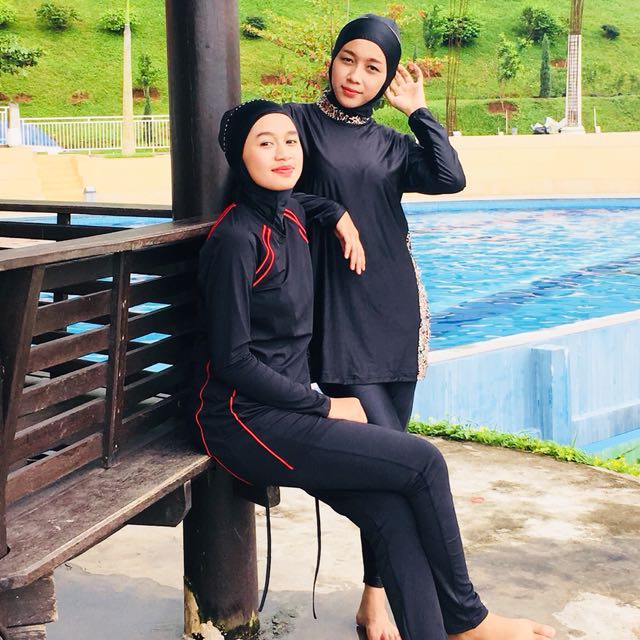 mum and daughter matching swimsuits