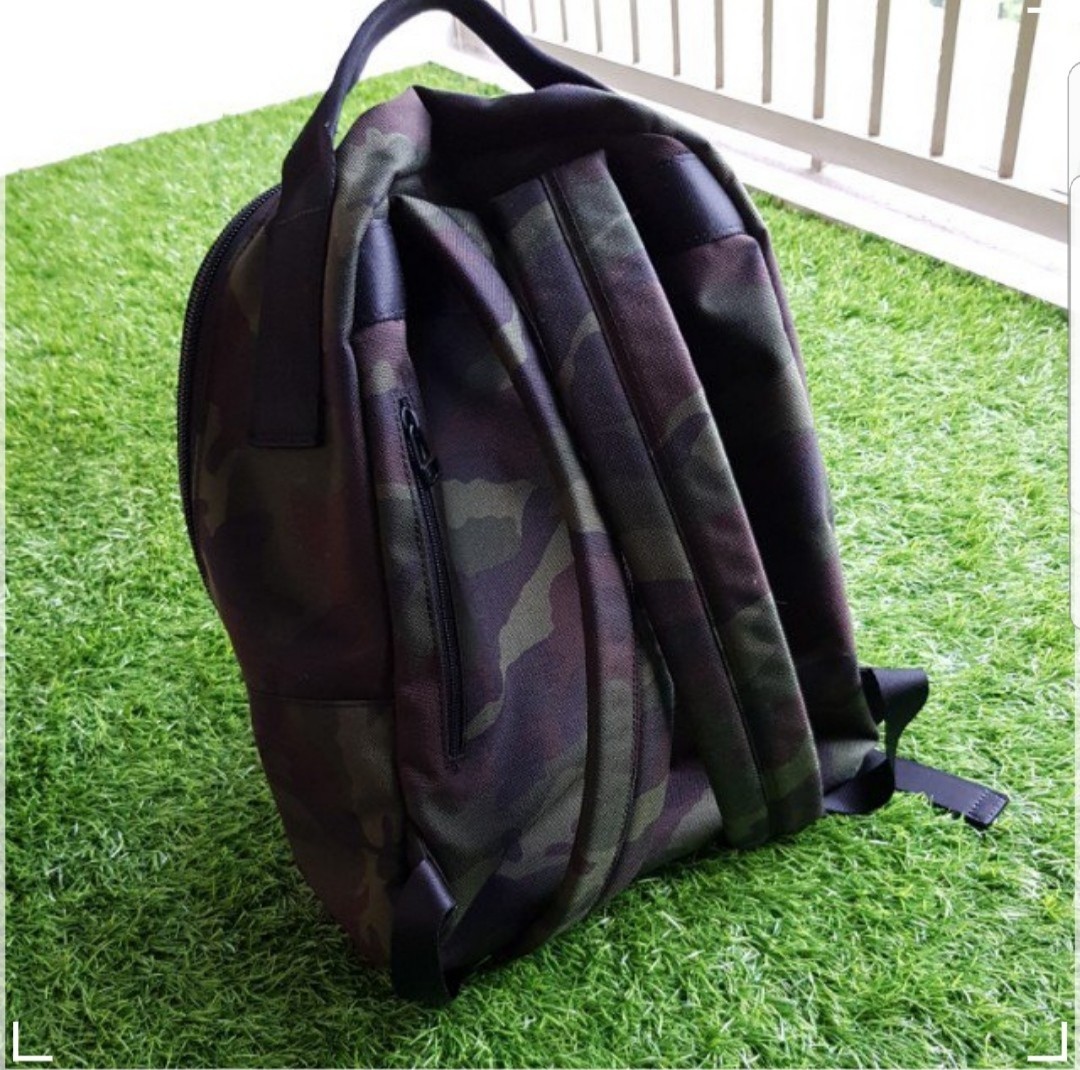 Samsonite Red Camouflage Army print backpack, Men's Fashion, Bags, Backpacks on Carousell