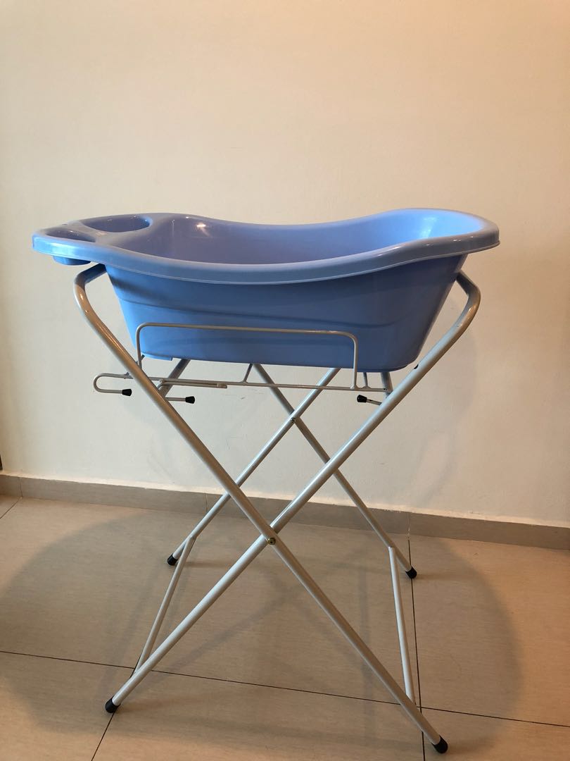 Baby Love Bathtub Stand Bathtub Not Included Babies Kids Baby Nursery Kids Furniture Other Kids Furniture On Carousell