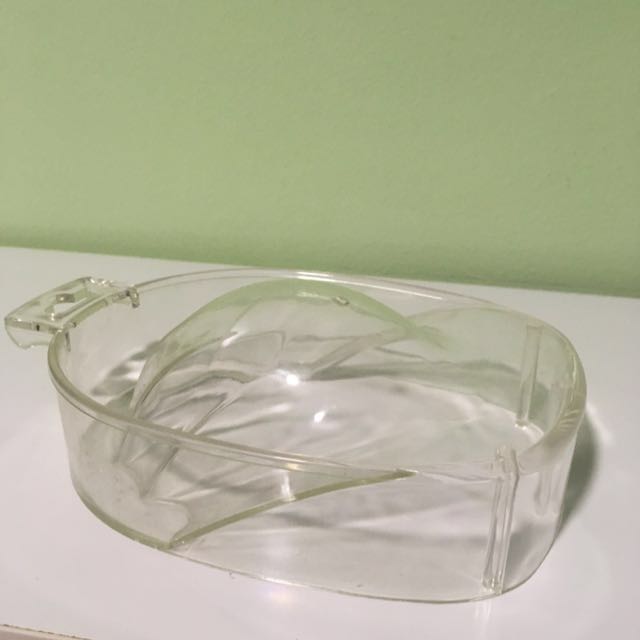#Blessing (Category: Belt bags, Clutches and Pouches) located in Singapore. Submitted by abcdgfg01 (Listing ID 84644715, Image 2). Description: Giveaway Plastic Hand Soak Still in good condition 1 pc only Meet-up only (one-north or Buona Vista area). No mailing..
