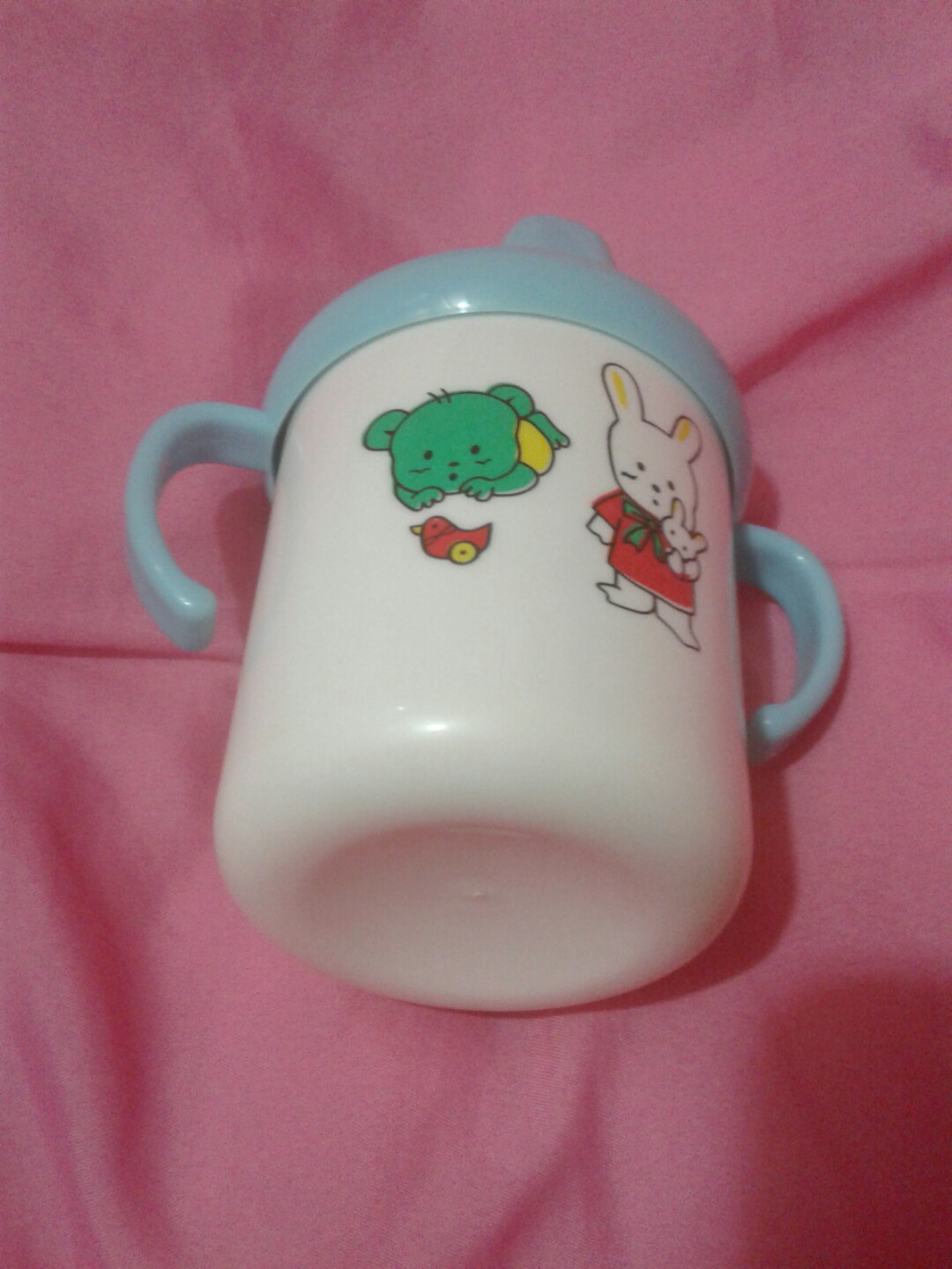 Child Care - Baby Training Cup (Category: Toilet Training) located in Manila. Submitted by sweetlianneen (Listing ID 172572795, Image 3). Description: New but old stock.