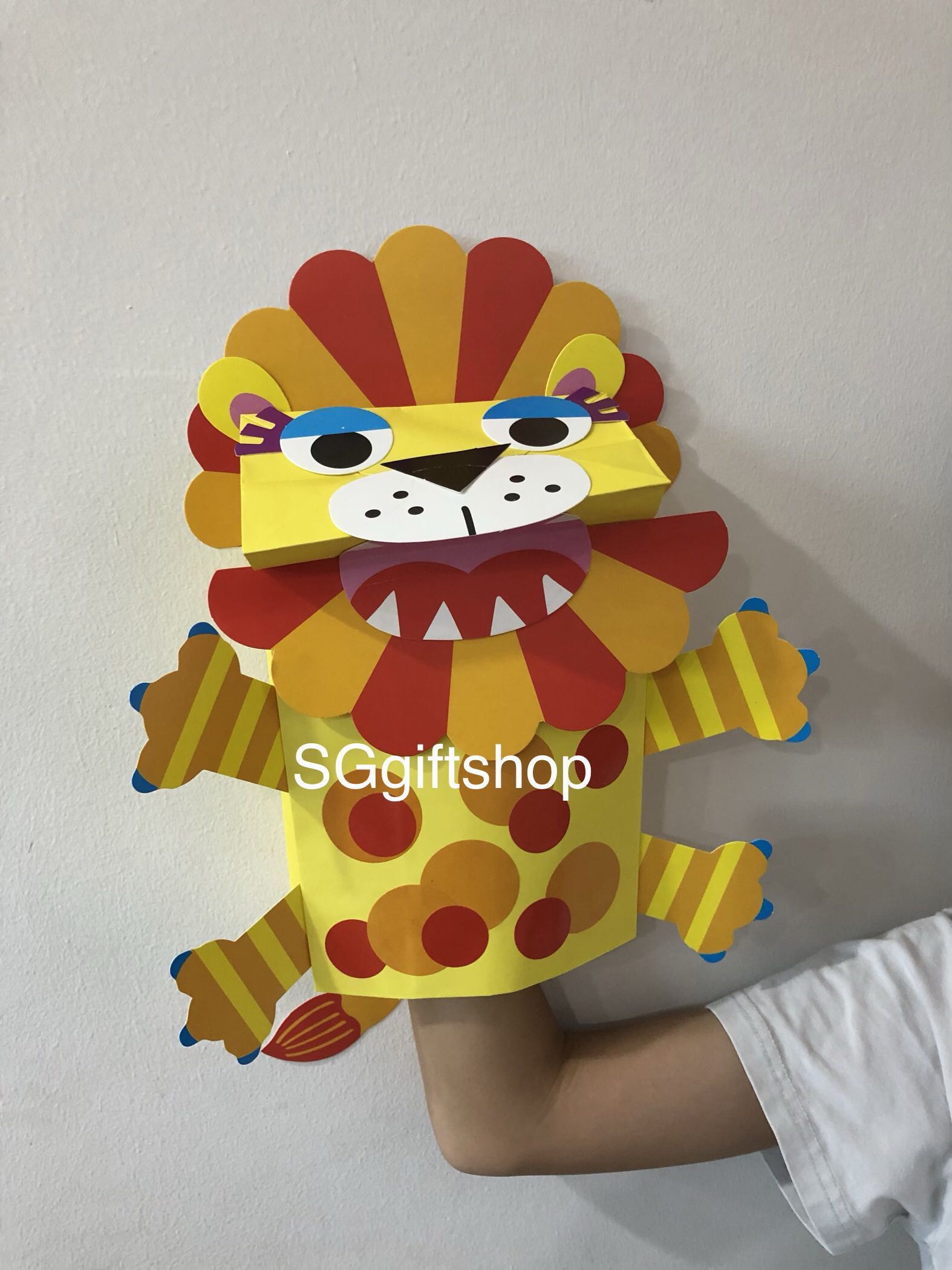 lion hand puppet craft