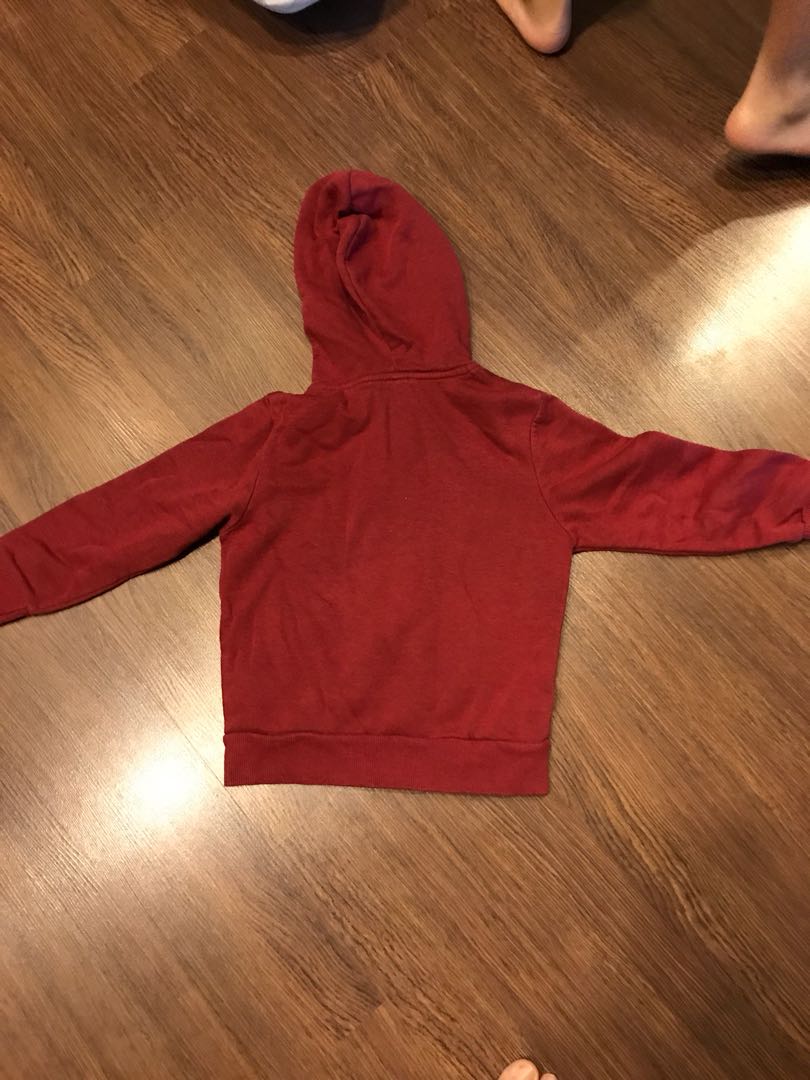 H&M Kids Sweatshirt Maroon (Category: Babies & Kids Fashion) located in Quezon City. Submitted by rapunzel20 (Listing ID 172574465, Image 2). Description: .