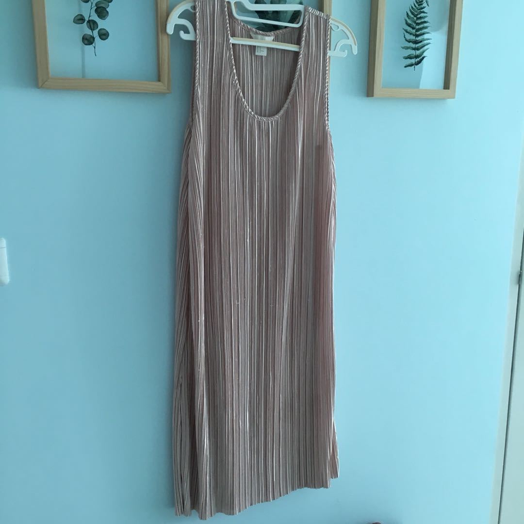 H&M Maternity Dress, Women's Fashion, Clothes, Dresses & Skirts on Carousell H&M Maternity Dress, Women's Fashion, Clothes, Dresses & Skirts on Carousell