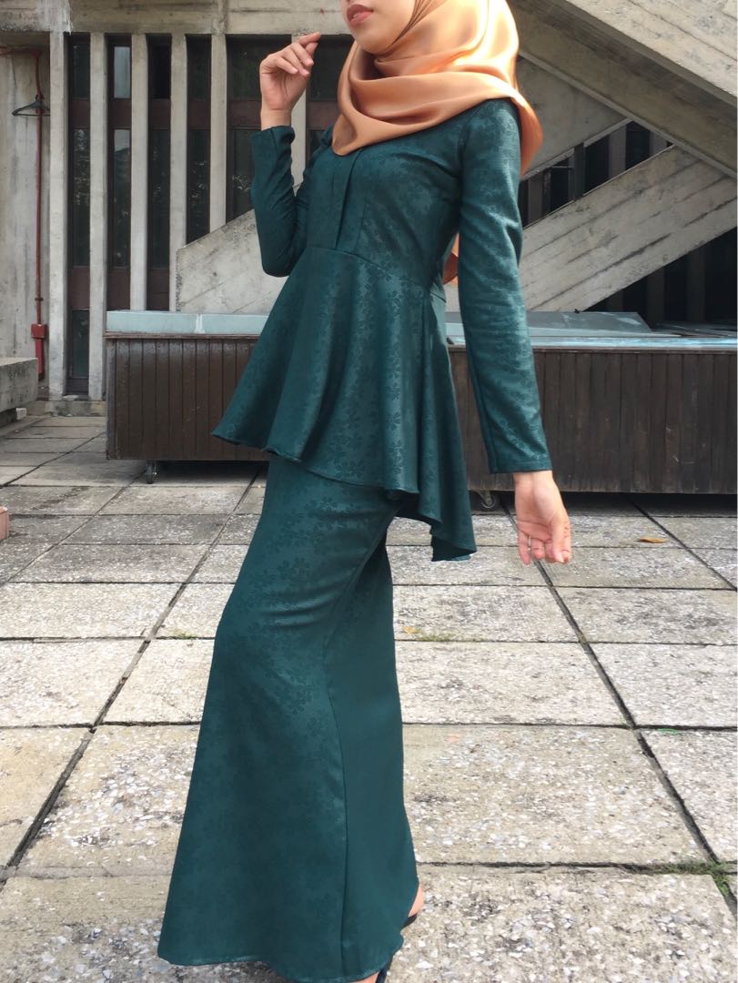 baju kebaya peplum