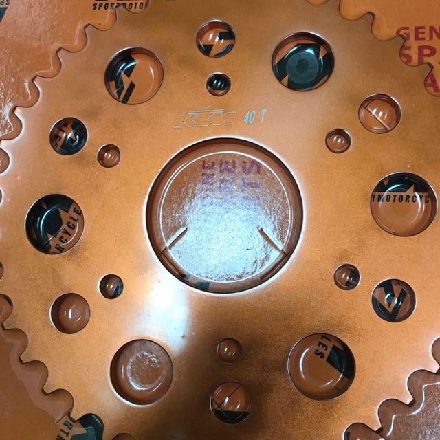 DUKE 200 SPROCKET , Motorcycles, Motorcycle Accessories on Carousell