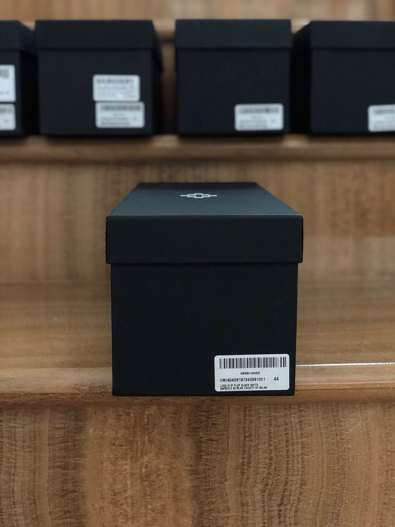 marcelo burlon flip flop