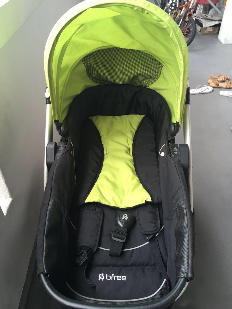 Pram (Category: Strollers) located in Singapore. Submitted by purplejohanson (Listing ID 172247933, Image 2). Description: Brand urban star Sturdy, baby can sit or sleep Air pumped wheels, comfortable and stable Canopy, foot break, baby can face parent or face front. Unisex Travel system Need to move house, so selling at Low price .