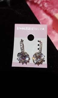 REPRICED!!!Fashion Diamond earrings
