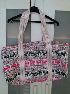 泰國直送~大象花紋實用旅行/運動大袋64233657346178110